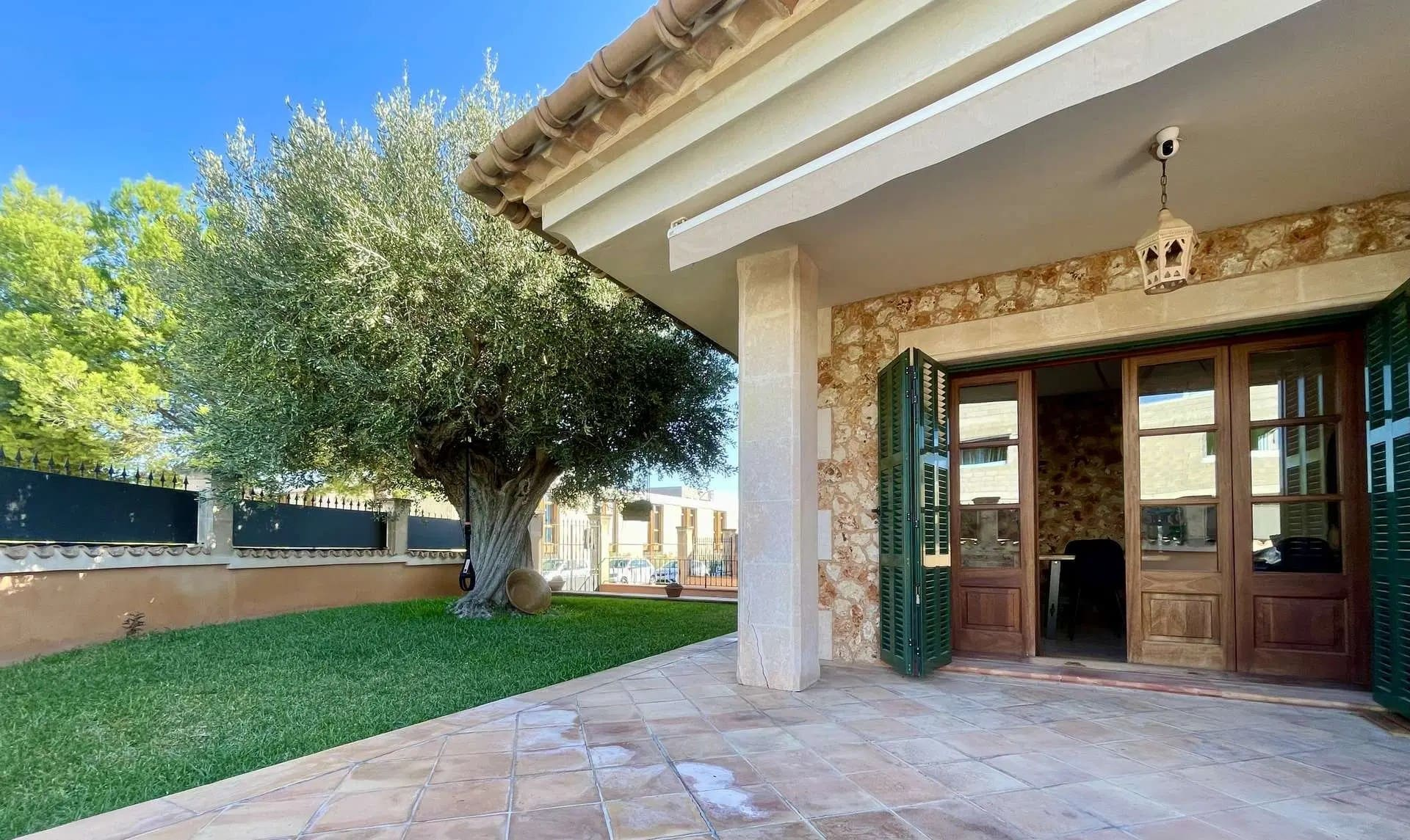 5-bedroom Village House In Marratxí, Spain (314 M²)