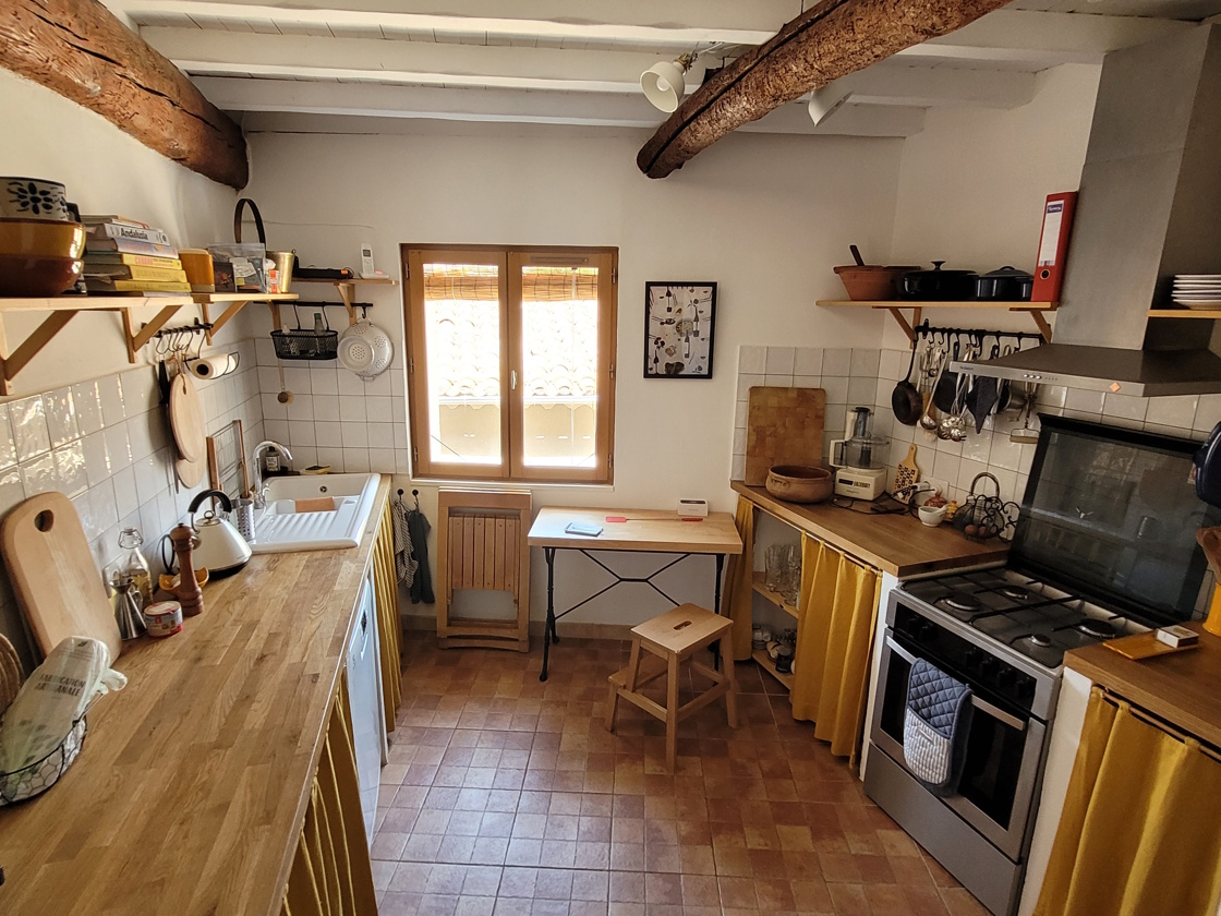 2-bedroom House In Vailhan, France (90 M²)