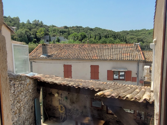 2-bedroom House In Vailhan, France (90 M²)