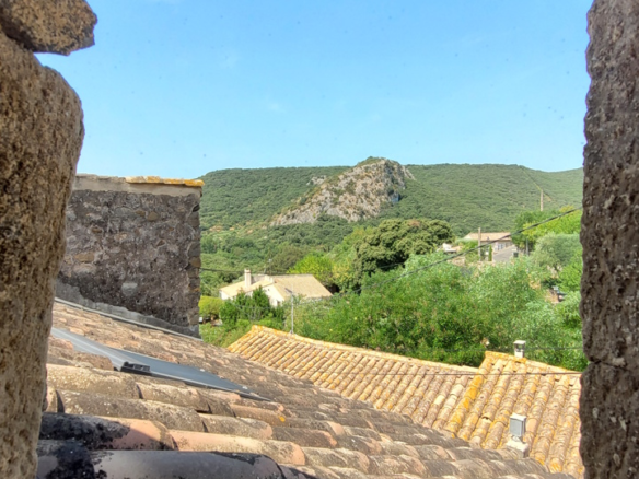 2-bedroom House In Vailhan, France (90 M²)