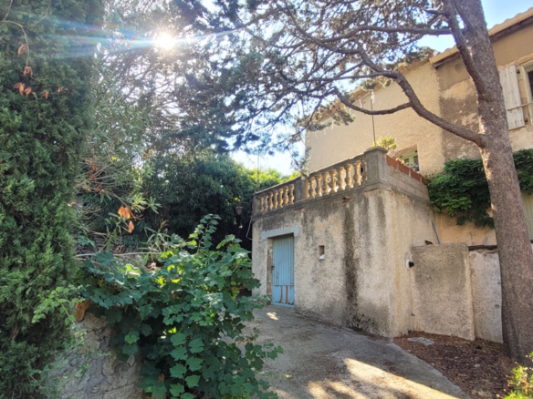 4-bedroom House In Vailhan, France (170 M²)