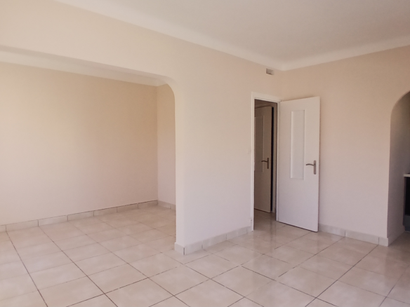 1-bedroom Apartment In Valras Plage, France (45 M²)