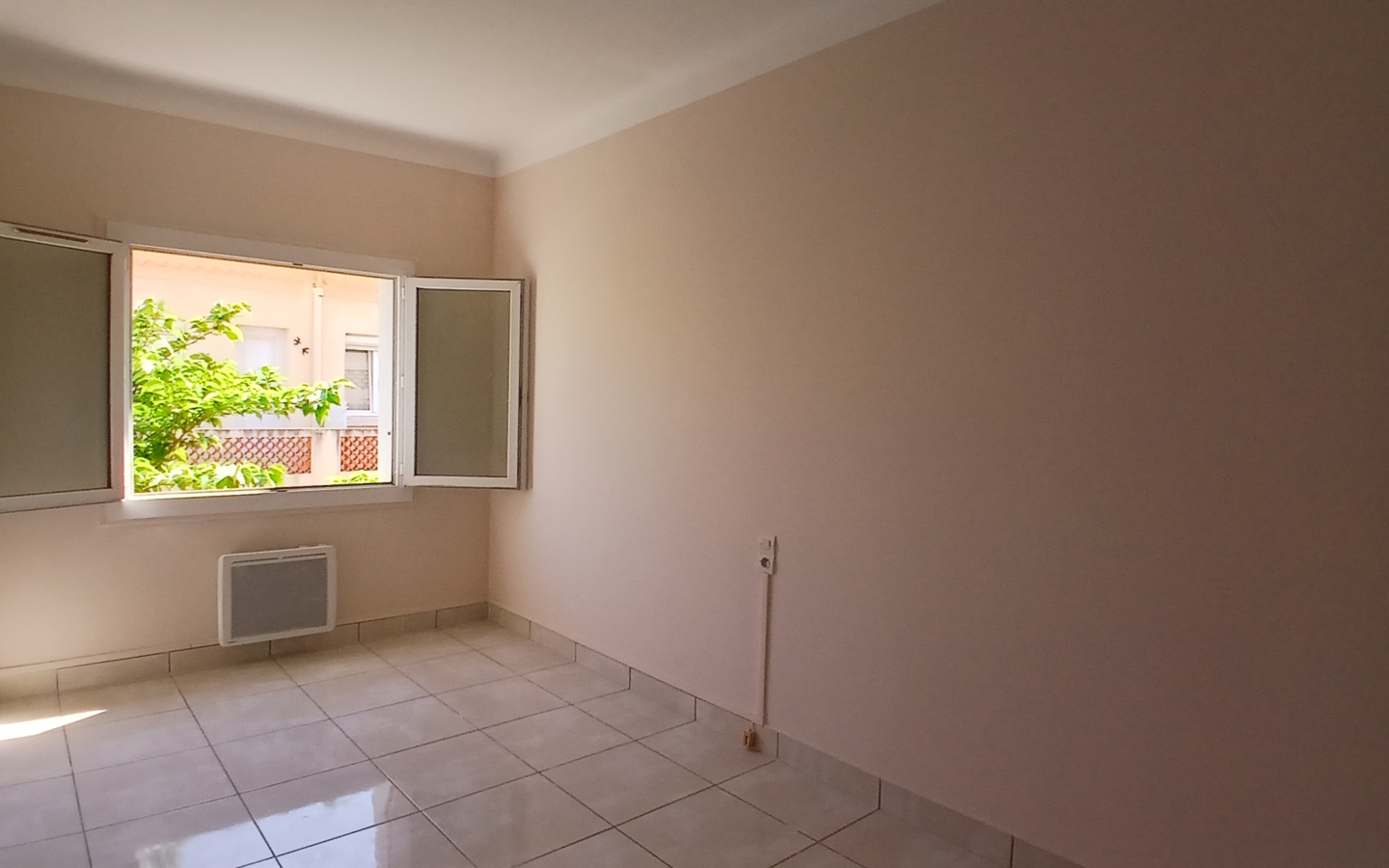 1-bedroom Apartment In Valras Plage, France (45 M²)