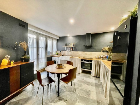 2-bedroom House In Pezenas, France (105 M²)