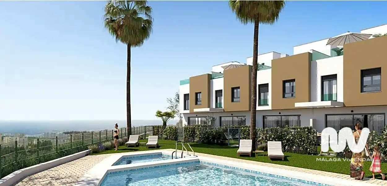 3-bedroom Villa In Torre Del Mar, Spain (119 M²)