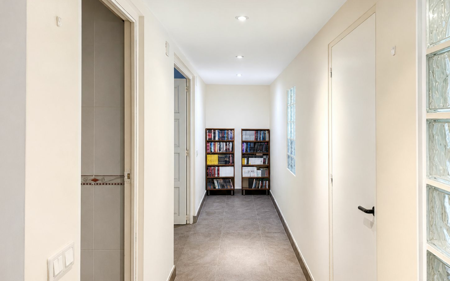 4-bedroom Villa In Spain (260 M²)