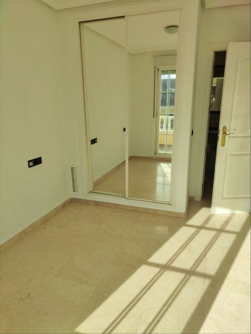 4-bedroom Townhouse In Calahonda, Spain (290 M²)