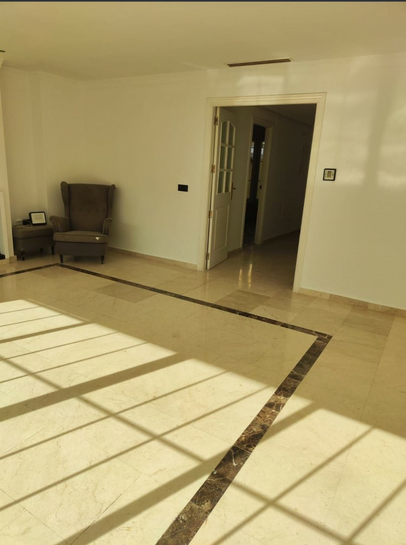 4-bedroom Townhouse In Calahonda, Spain (290 M²)