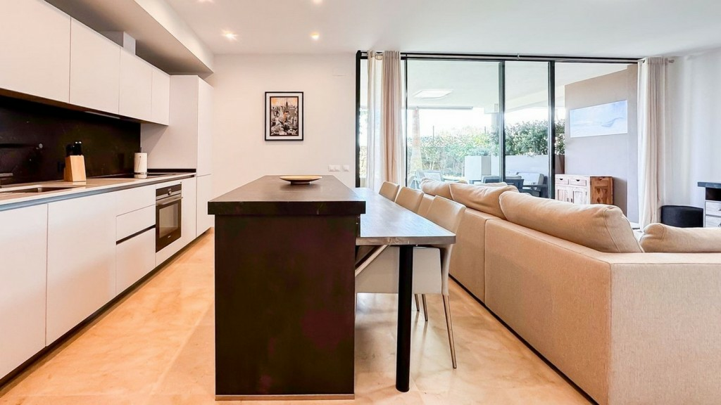 2-bedroom Ground Floor In Cabopino, Spain (102 M²)