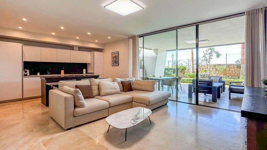 2-bedroom Ground Floor In Cabopino, Spain (102 M²)
