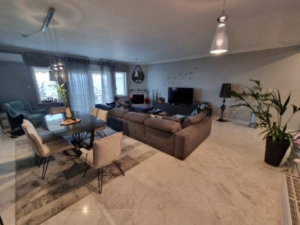 2-bedroom Maisonette In Panorama, Greece (230 M²)