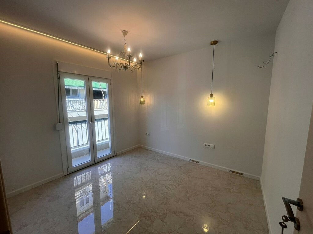 Flat 33 M2 In Ano Poli, Greece
