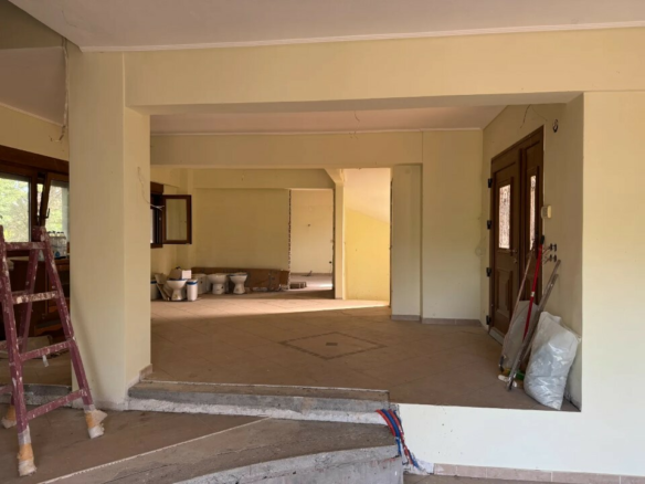 Detached House In Michaniona, Greece (310 M²)