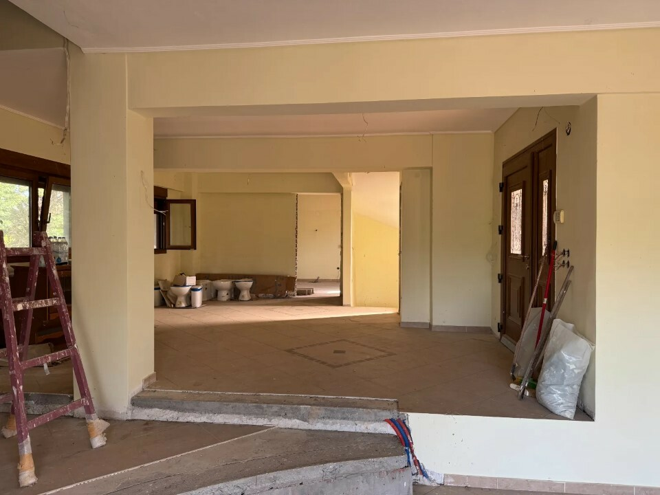 Detached House In Michaniona, Greece (310 M²)
