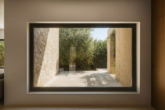 4-bedroom Villa In Corfu, Greece (360 M²)