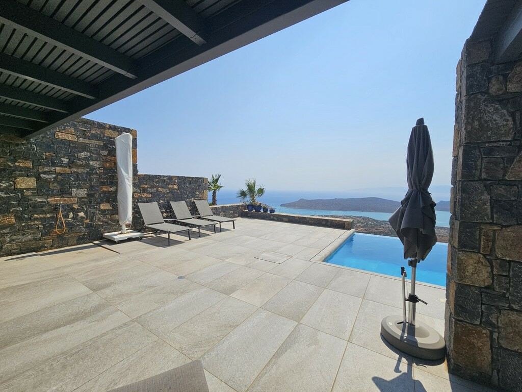 4-bedroom Villa In Agios Nikolaos, Greece (290 M²)
