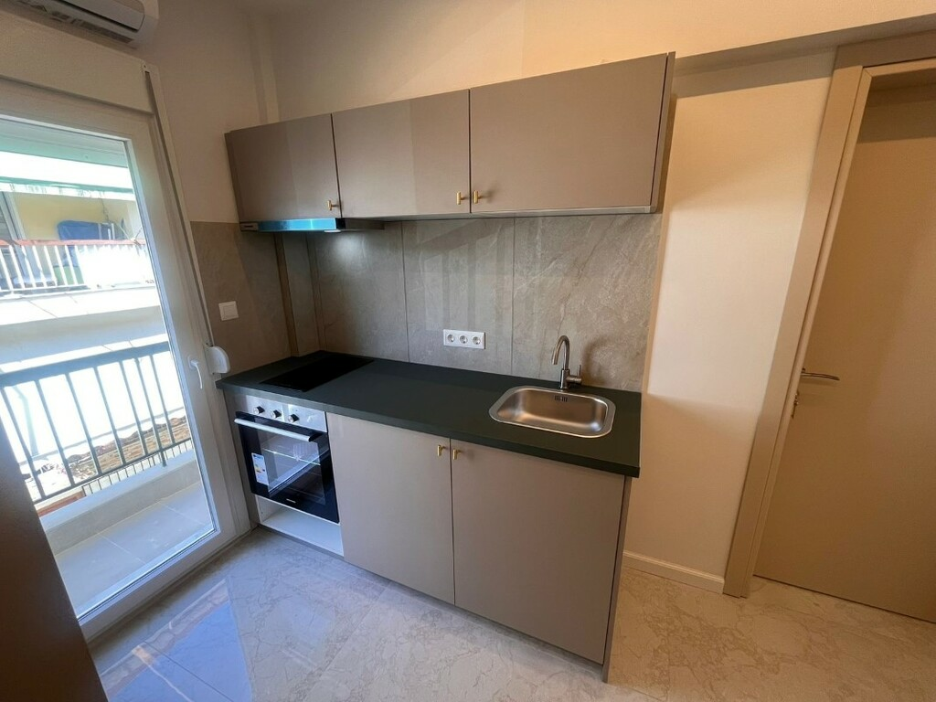 Flat 33 M2 In Ano Poli, Greece