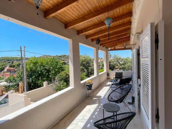 Maisonette In Artemida (loutsa), Greece (250 M²)
