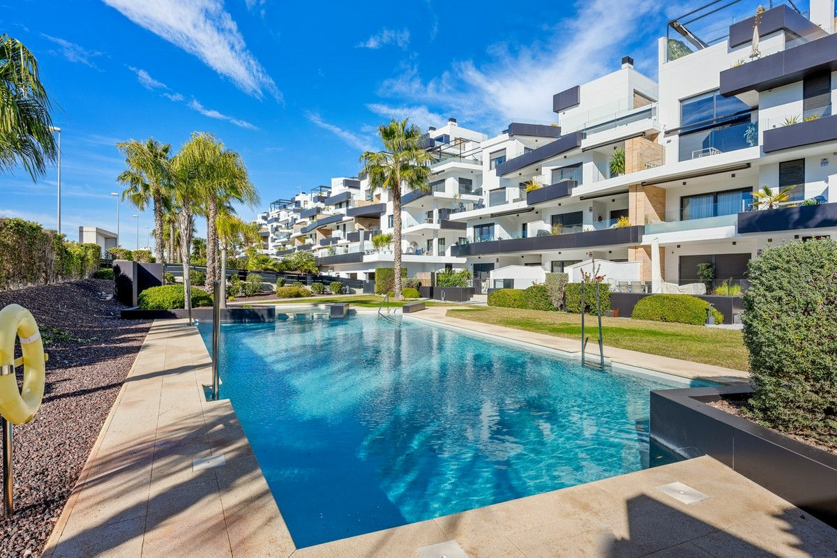 3-bedroom Apartment In Orihuela Costa, Spain (88 M²)
