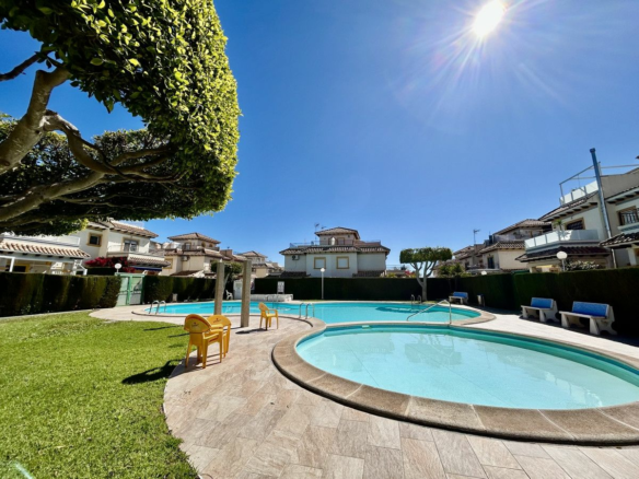 2-bedroom Apartment In Orihuela Costa, Spain (90 M²)