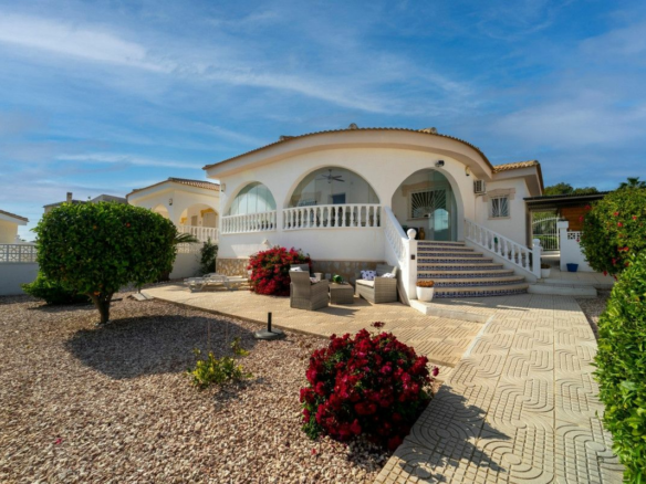 2-bedroom Villa In Benijofar, Spain (108 M²)
