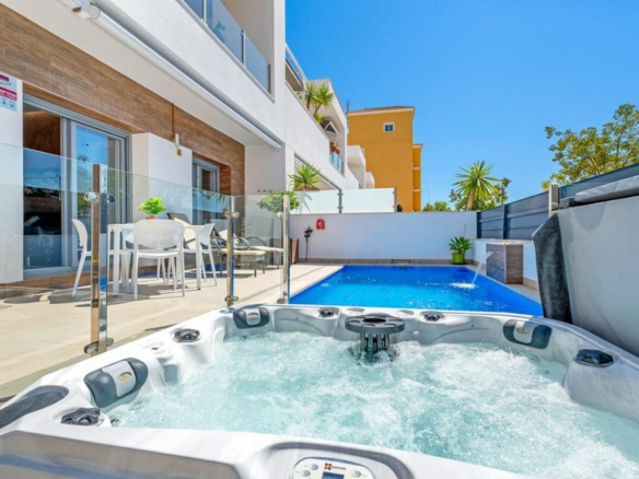 3-bedroom House In Formentera Del Segura, Spain (122 M²)