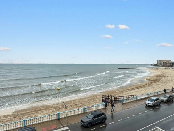 3-bedroom Apartment In Torrevieja, Spain (120 M²)