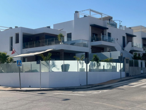 Villa In Los Montesinos