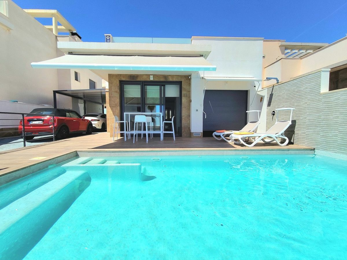 3-bedroom Villa In San Miguel De Salinas, Spain (92 M²)