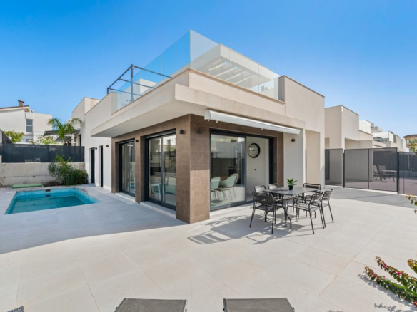 Villa In La Marina