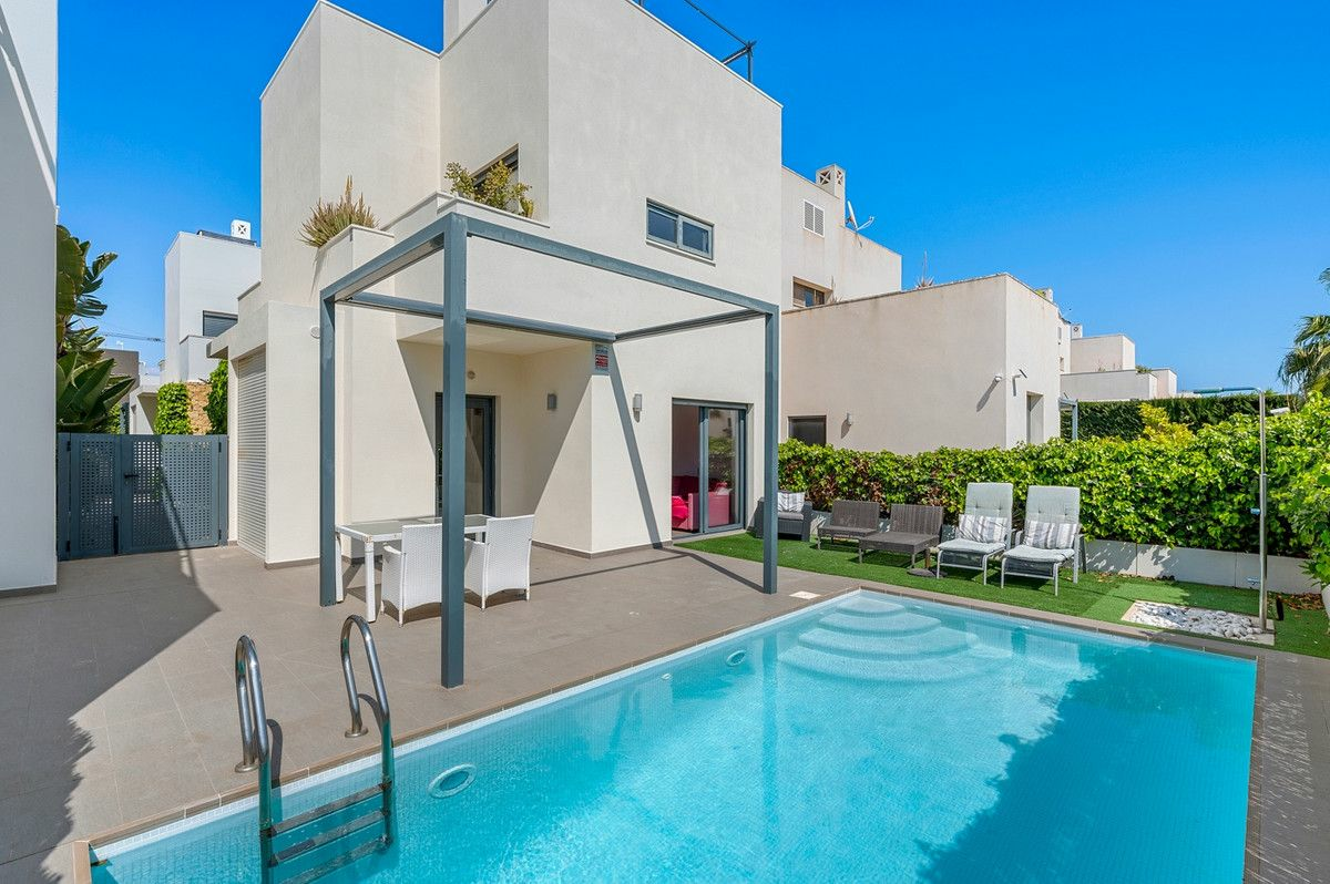 2-bedroom Villa In Rojales, Spain (92 M²)