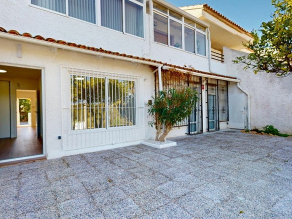 2-bedroom Apartment In Orihuela Costa, Spain (86 M²)