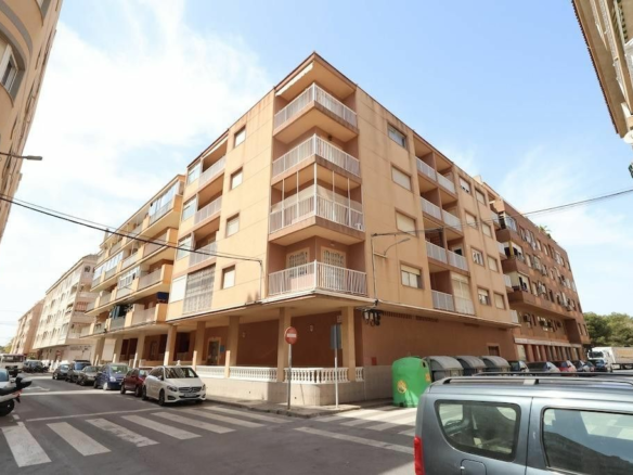 3-bedroom Apartment In Torrevieja, Spain (85 M²)