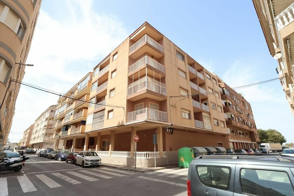 3-bedroom Apartment In Torrevieja, Spain (85 M²)