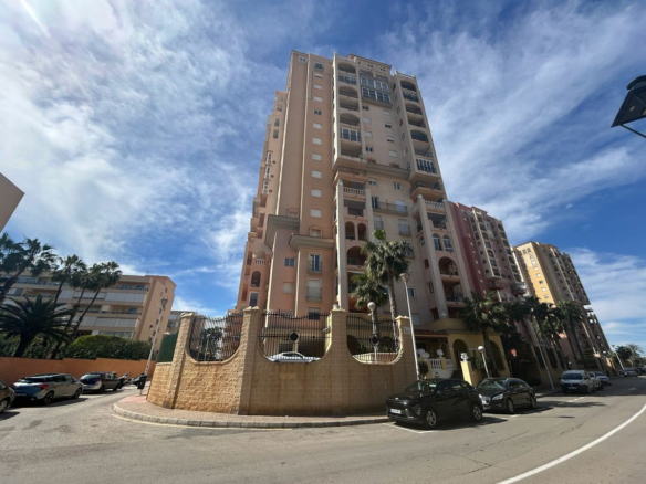 3-bedroom Apartment In Torrevieja, Spain (95 M²)