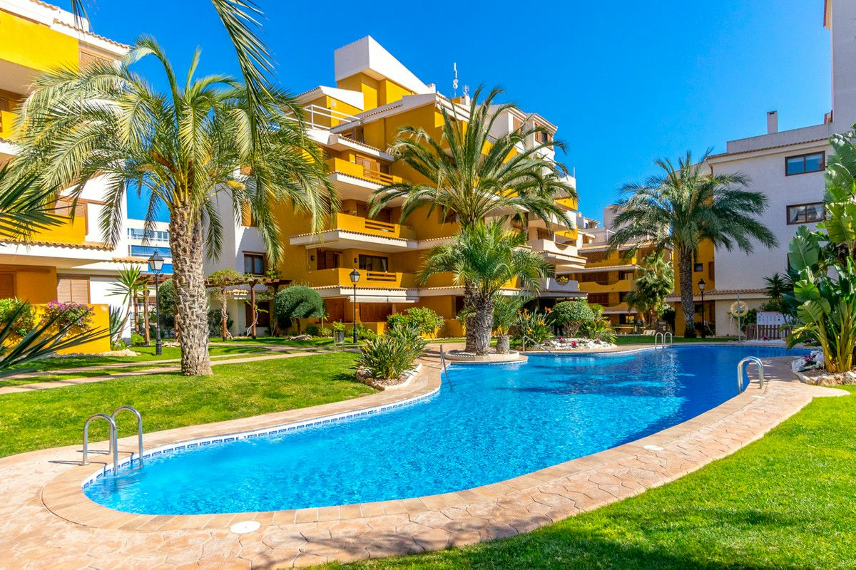 2-bedroom Apartment In Orihuela Costa, Spain (84 M²)