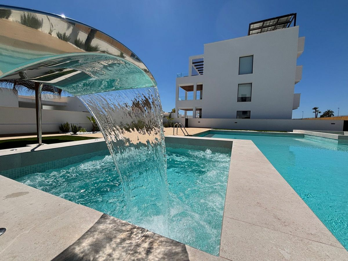 2-bedroom Apartment In Los Alcázares, Spain (69 M²)