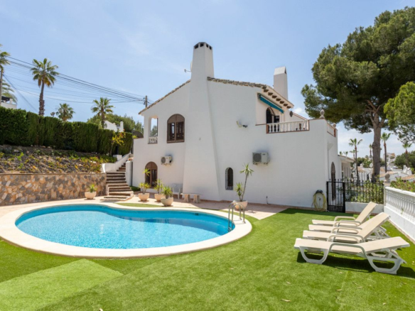 4-bedroom Villa In Orihuela Costa, Spain (150 M²)