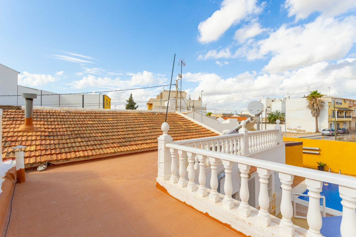 4-bedroom House In Los Montesinos, Spain (152 M²)