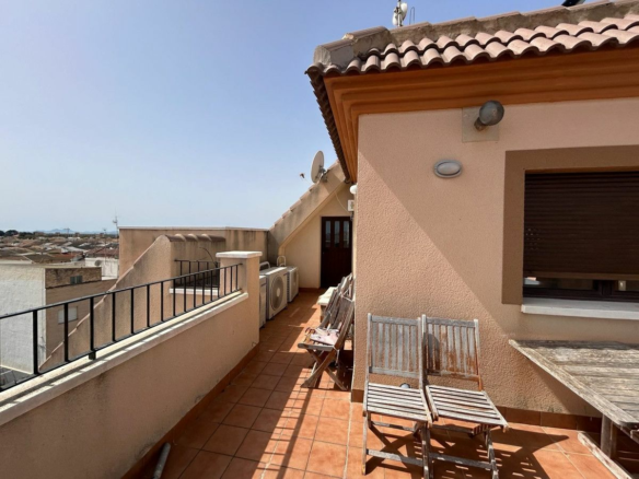 3-bedroom Apartment In Santiago De La Ribera, Spain (180 M²)