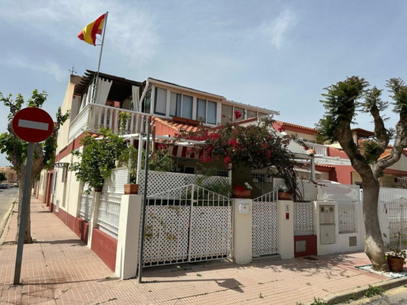 3-bedroom House In Los Alcázares, Spain (99 M²)
