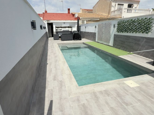 2-bedroom Villa In Torrevieja, Spain (57 M²)