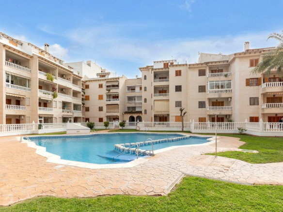 4-bedroom Apartment In Torrevieja, Spain (160 M²)