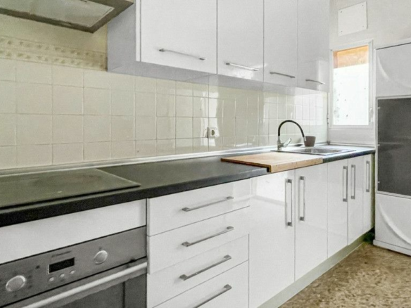 4-bedroom Apartment In Guardamar Del Segura, Spain (137 M²)