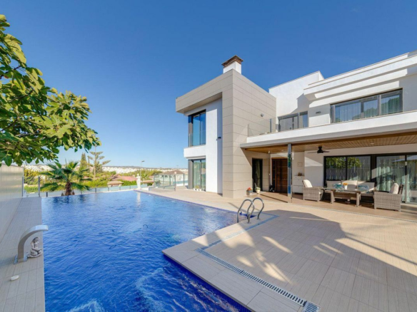 3-bedroom Villa In Orihuela Costa, Spain (461 M²)