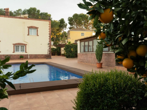 7-bedroom Villa In Orihuela Costa, Spain (284 M²)