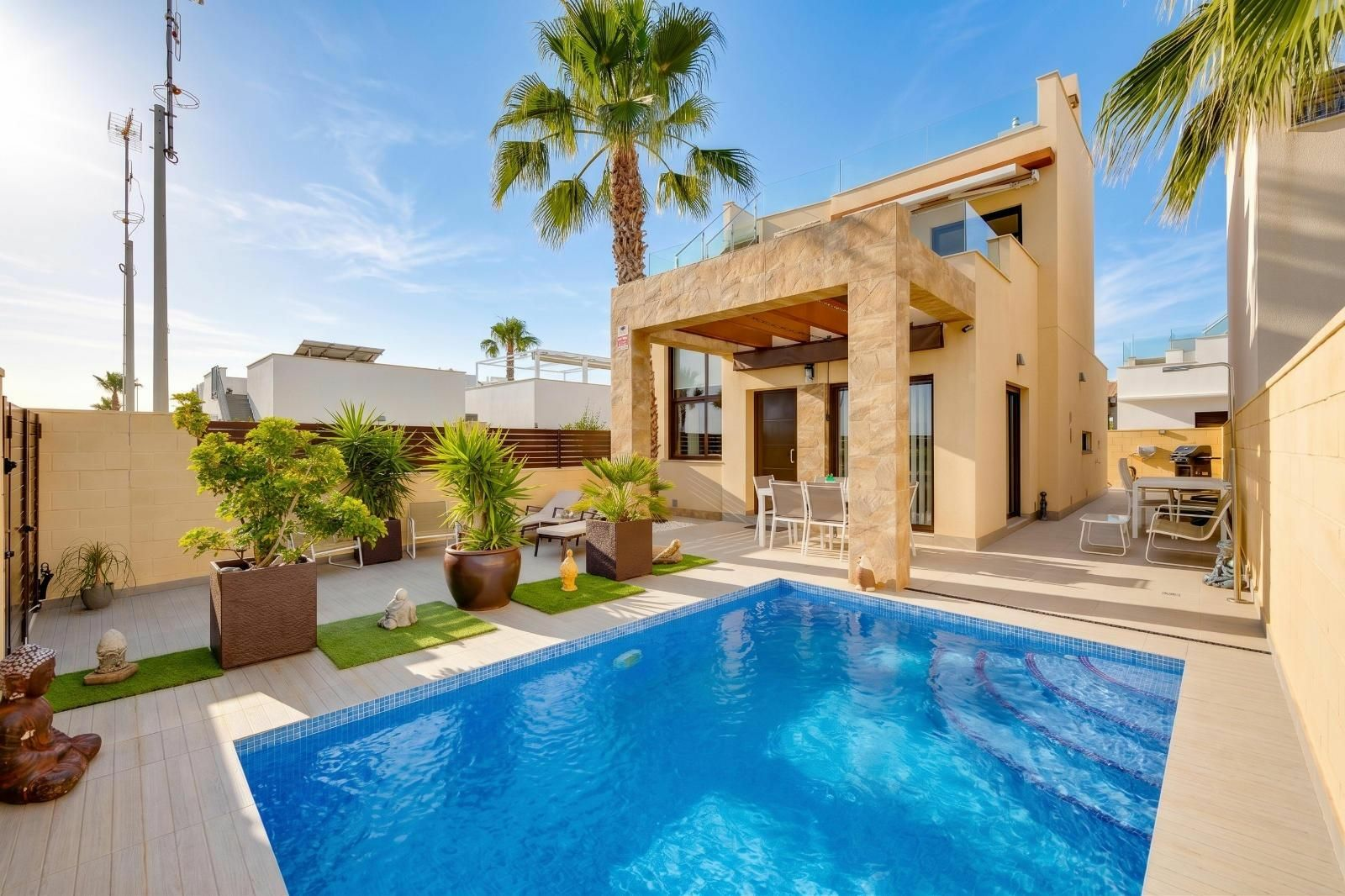 Villa In Rojales