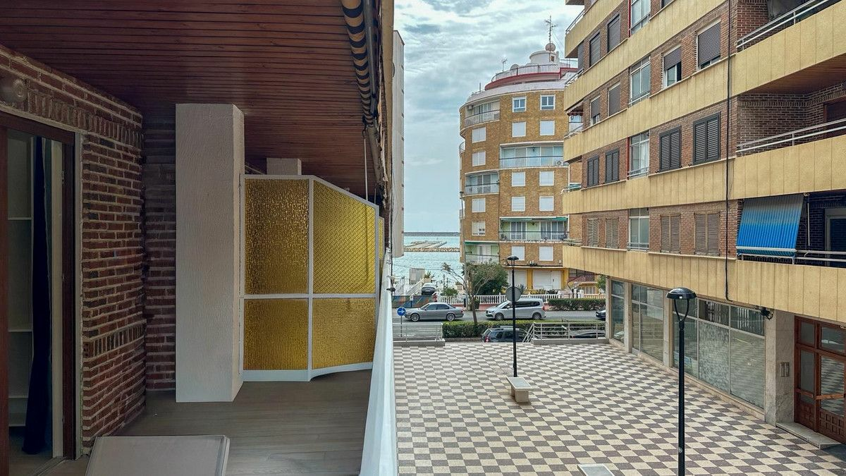 2-bedroom Apartment In Torrevieja, Spain (90 M²)
