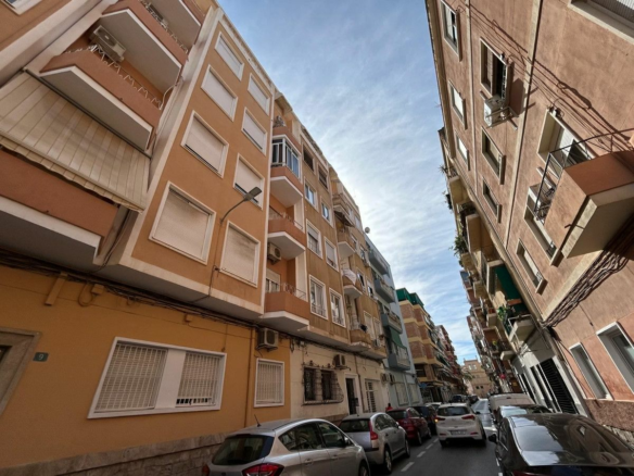 3-bedroom Apartment In Alicante, Spain (89 M²)