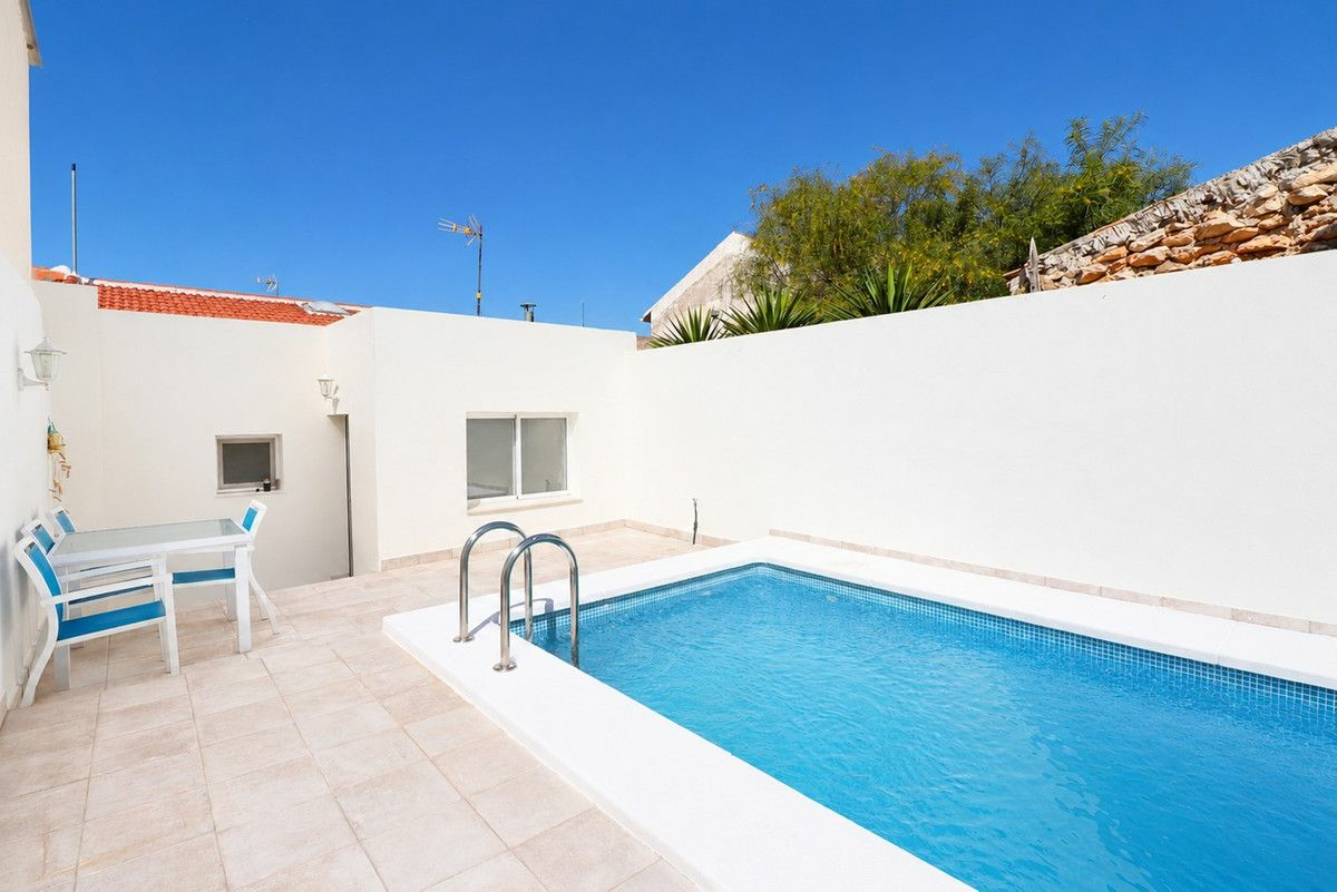 2-bedroom Villa In Benijofar, Spain (66 M²)